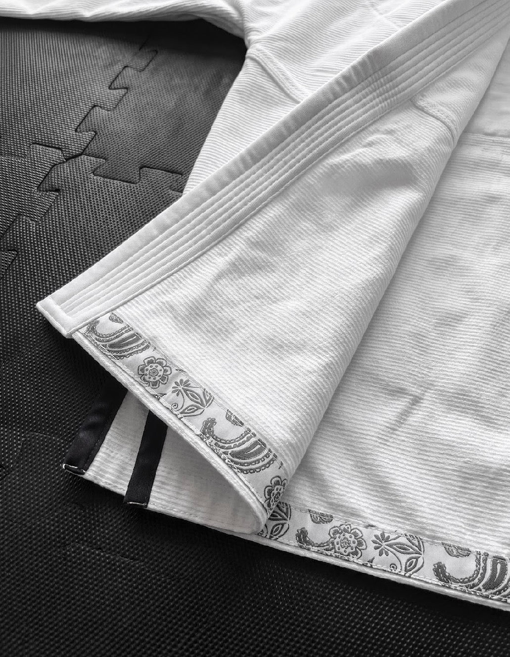 MAKE HISTORY: BLANC PAISLEY 2.0