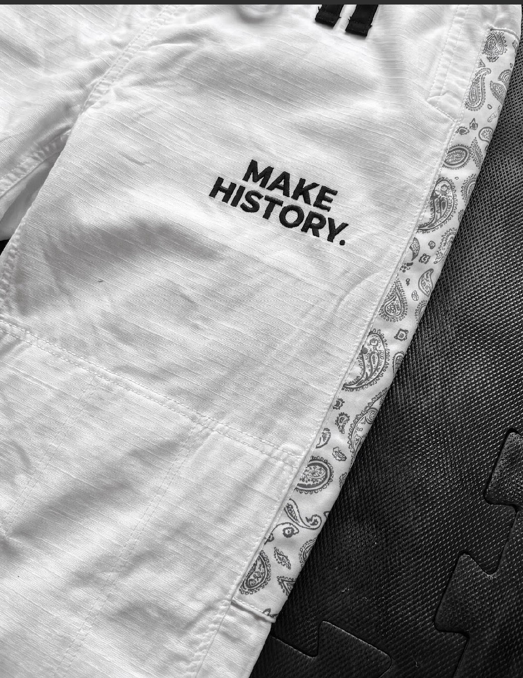 MAKE HISTORY: BLANC PAISLEY 2.0